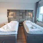 Range - 2 - Kueche - Wlan - Netflix - Balkon - 1-6 Personen Apartman *