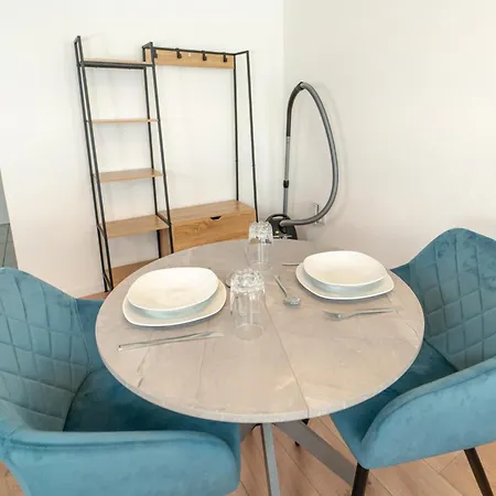 Apartmán Range - 2 - Kueche - Wlan - Netflix - Balkon - 1-6 Personen