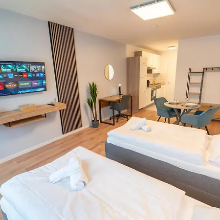 דירה Range - 2 - Kueche - Wlan - Netflix - Balkon - 1-6 Personen פלבך