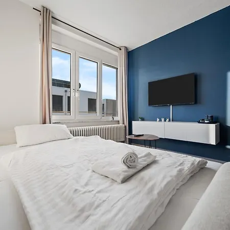 Range - 2 - Kueche - Wlan - Netflix - Balkon - 1-6 Personen 아파트